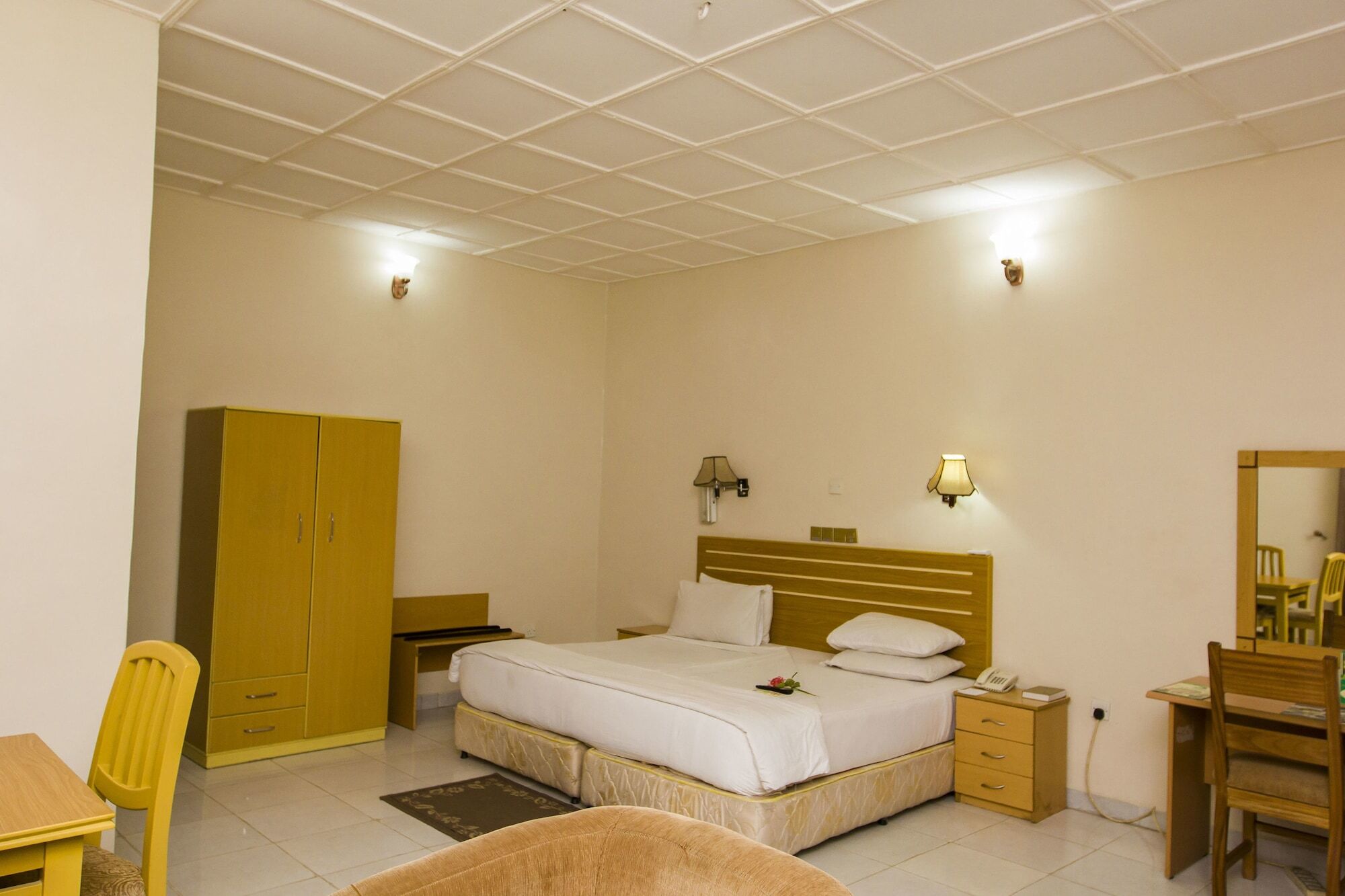 Eemjm Hotels And Suites Limited Уйо Экстерьер фото